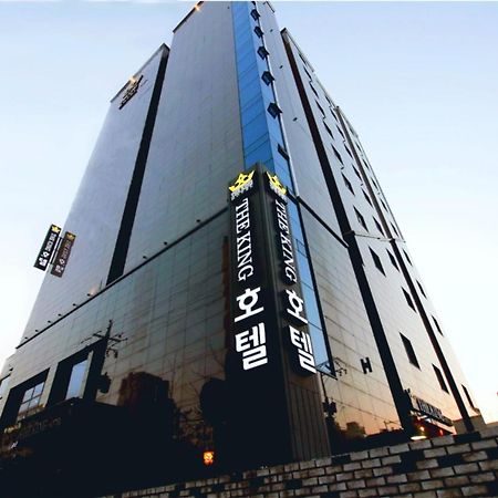 The King Hotel Busan Bagian luar foto