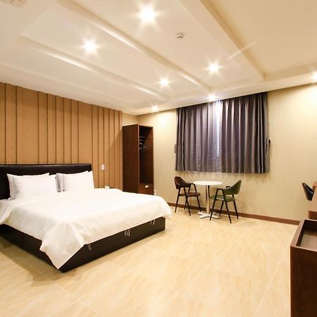 The King Hotel Busan Bagian luar foto