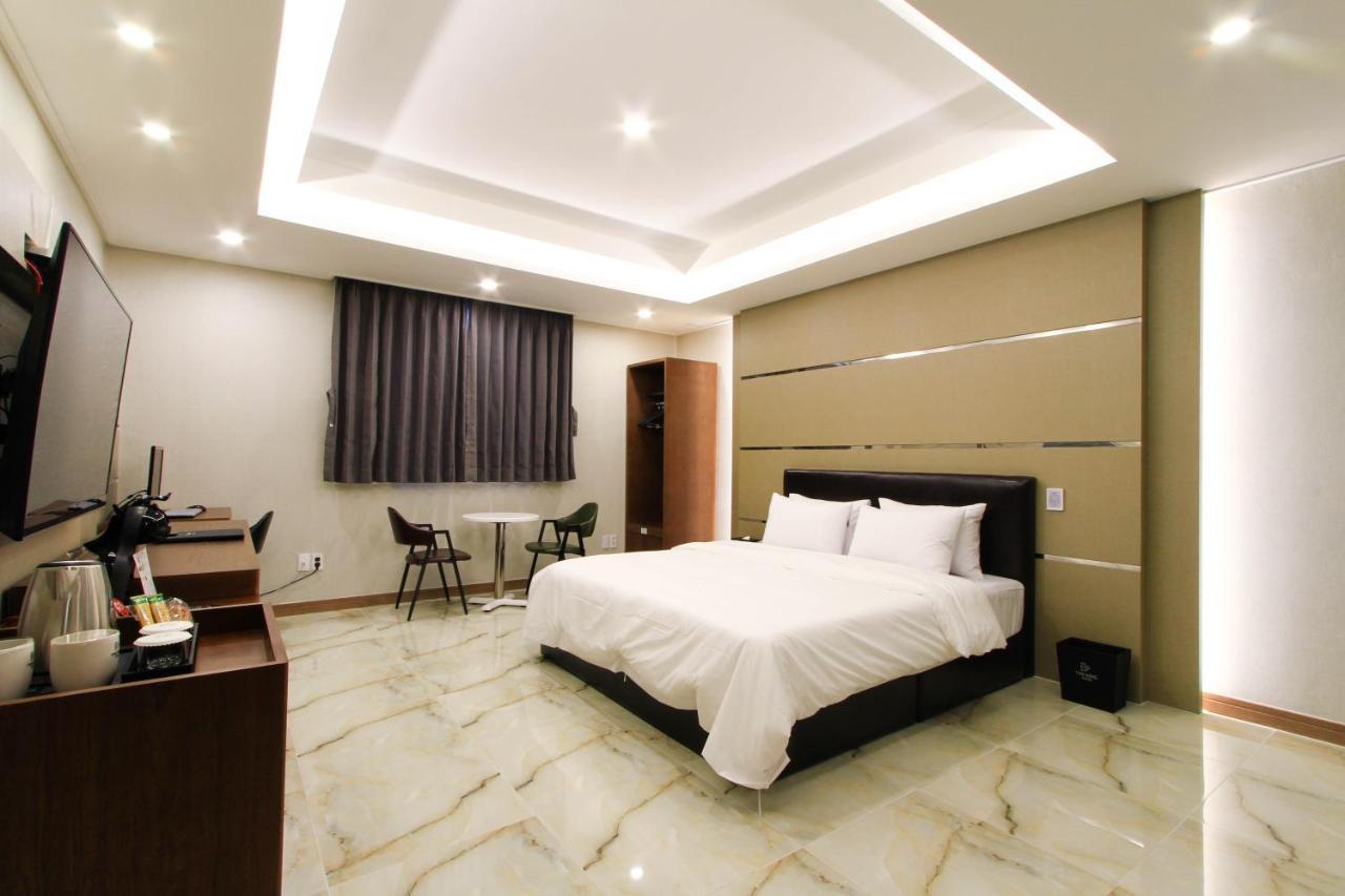 The King Hotel Busan Bagian luar foto