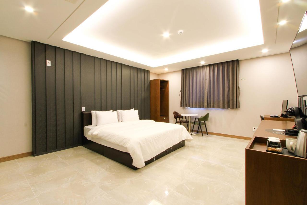The King Hotel Busan Bagian luar foto
