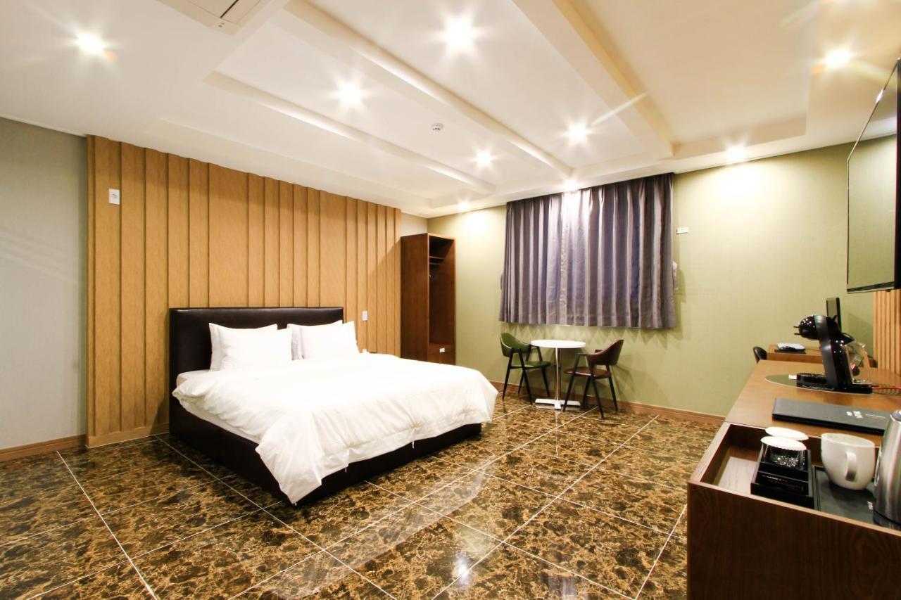 The King Hotel Busan Bagian luar foto