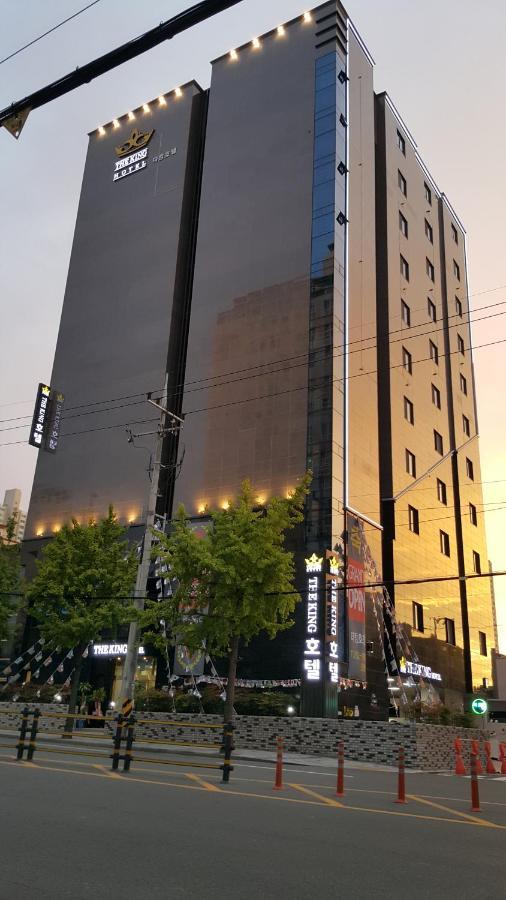 The King Hotel Busan Bagian luar foto