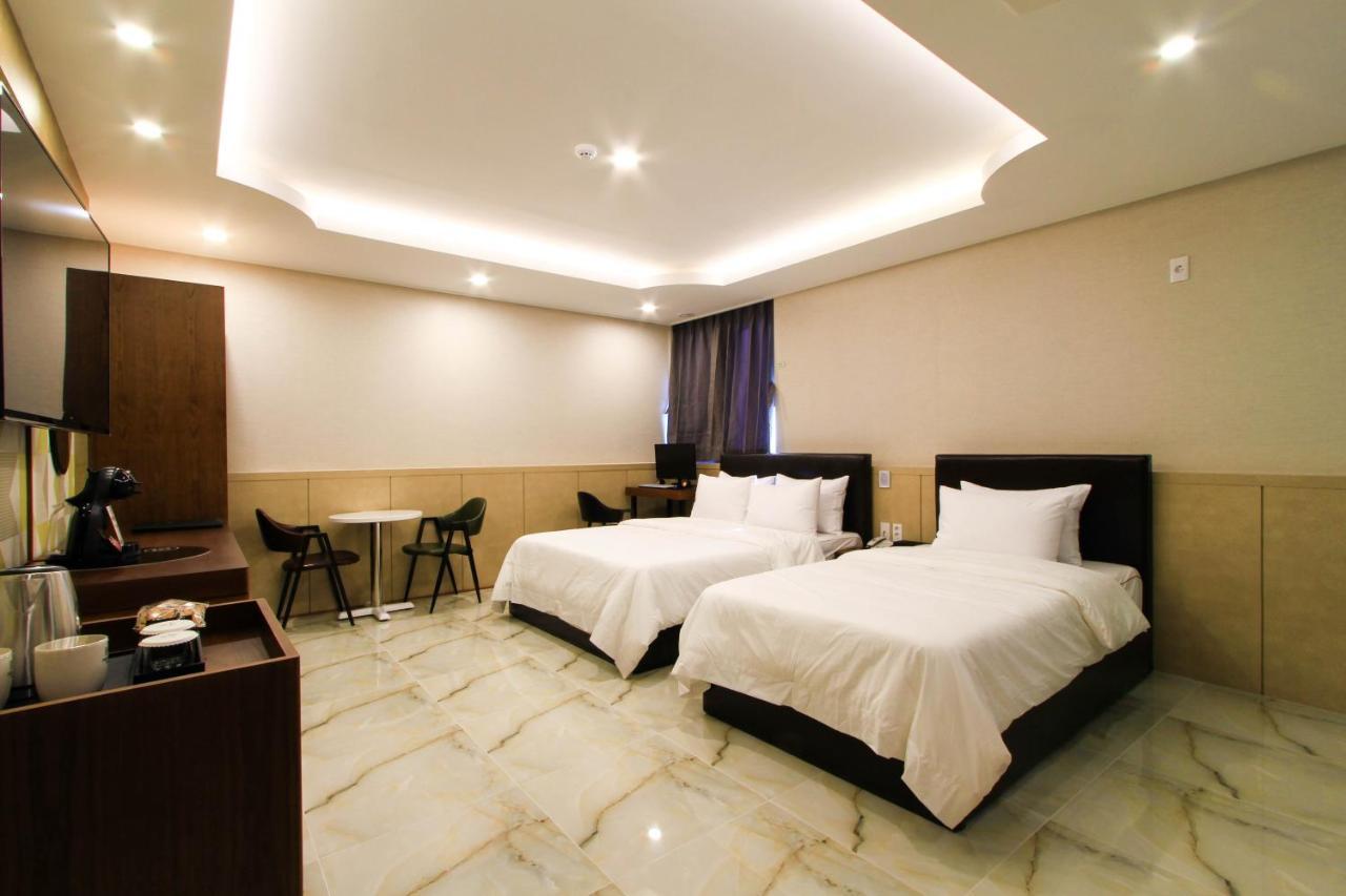 The King Hotel Busan Bagian luar foto
