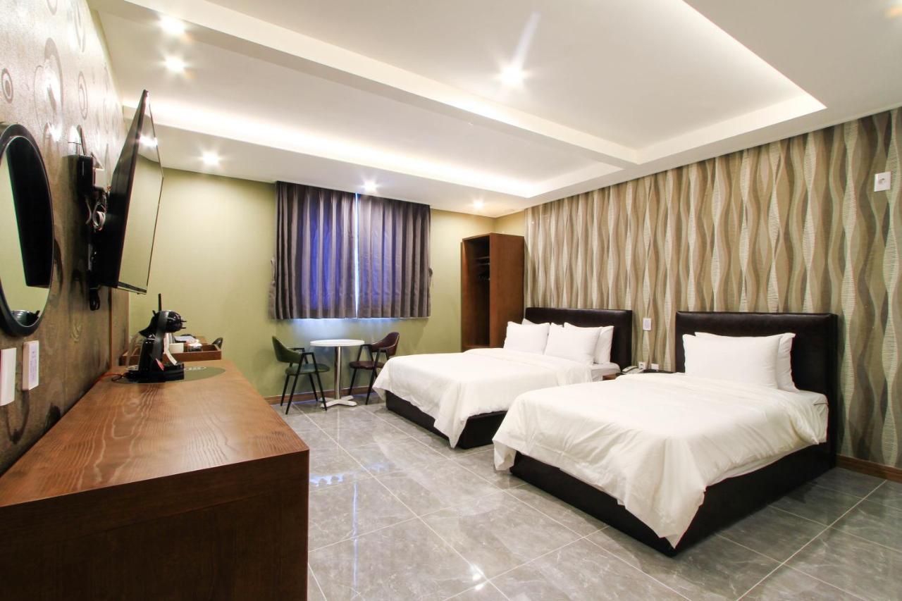 The King Hotel Busan Bagian luar foto