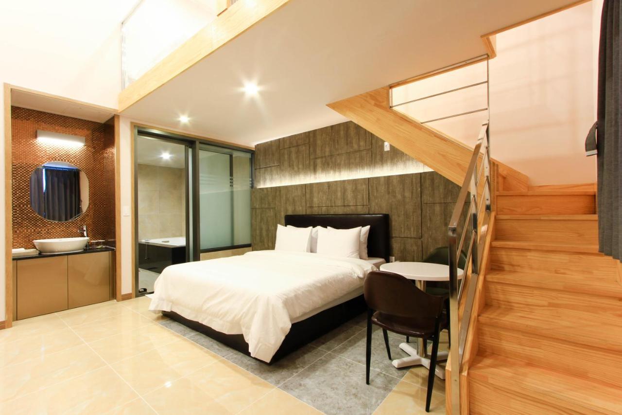 The King Hotel Busan Bagian luar foto